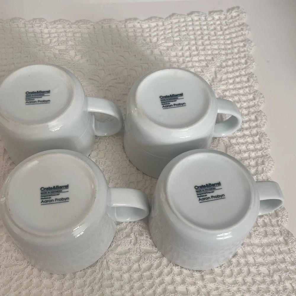 Crate & Barrel AARON PROBYN White Mugs Coffee Cups Set of 4